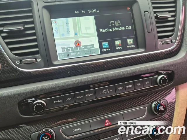 Kia Carnival 2017 thumb 5