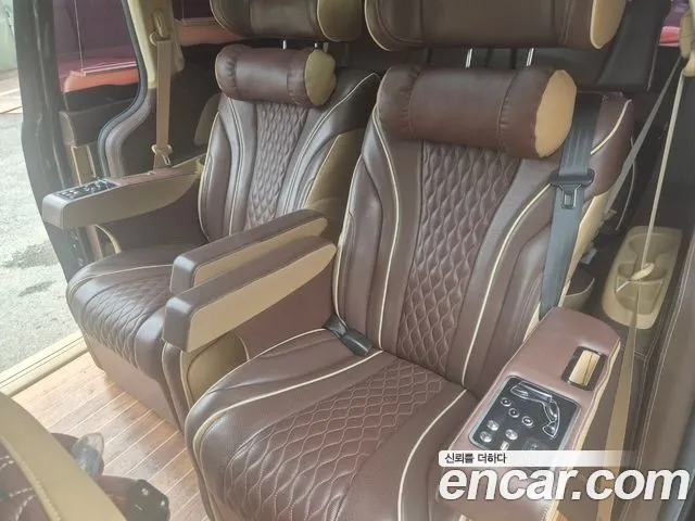Kia Carnival 2017 thumb 10