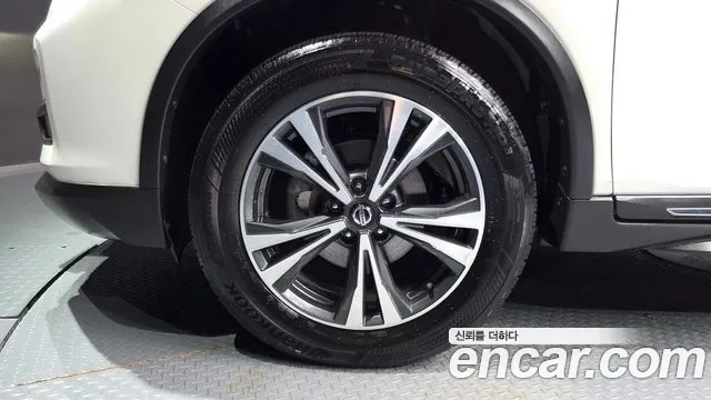 Nissan X-Trail 2018 thumb 5