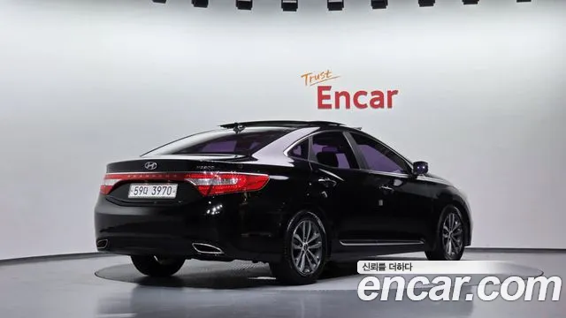 Hyundai Grandeur 2011 thumb 2