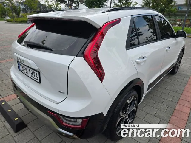 Kia Niro 2024 thumb 2