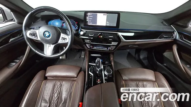 BMW 5-Series 2022 thumb 7
