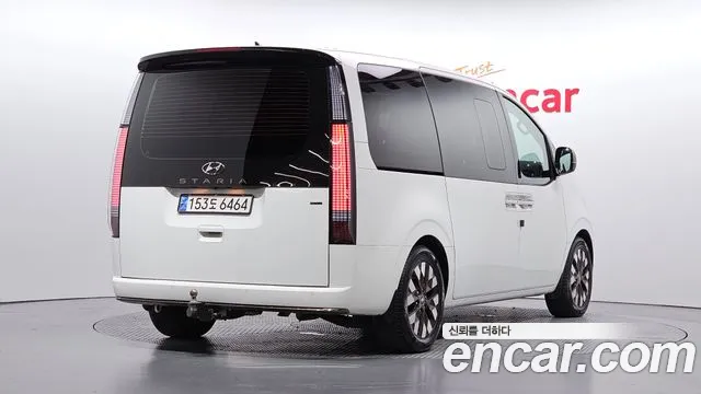 Hyundai Staria 2023 thumb 2