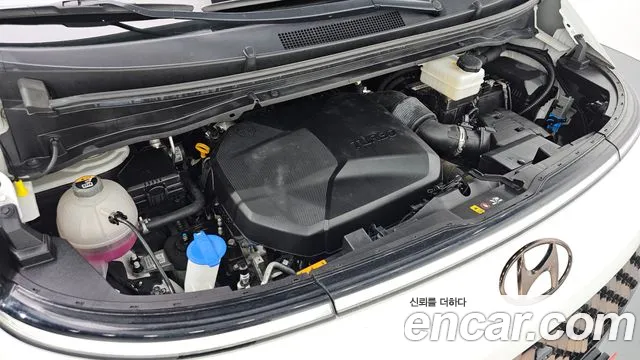 Hyundai Staria 2023 thumb 6