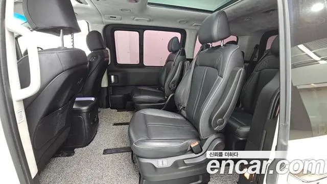 Hyundai Staria 2023 thumb 12
