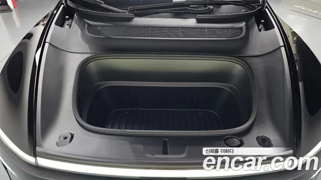 Tesla Model Y 2026 thumb 5
