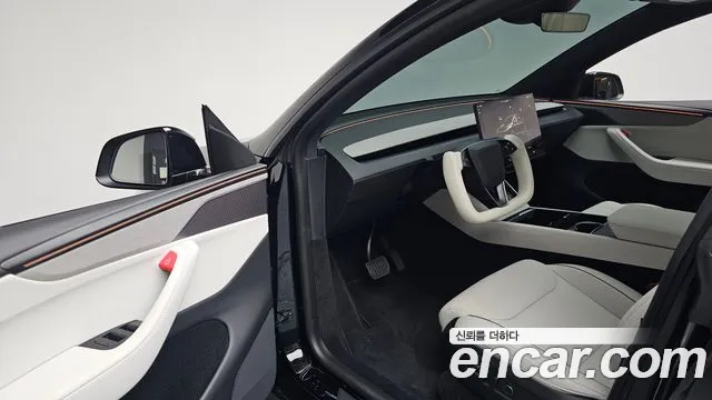 Tesla Model Y 2026 thumb 9