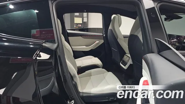 Tesla Model Y 2026 thumb 10