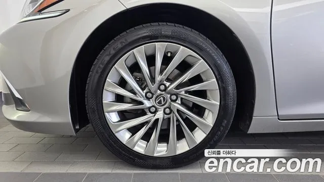 Lexus ES 2021 thumb 5