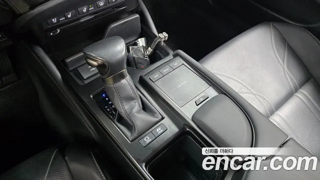 Lexus ES 2021 thumb 9