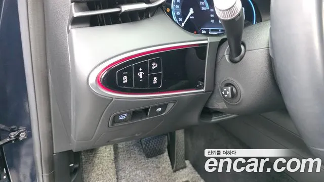Genesis GV70 2021 thumb 12