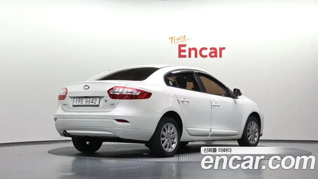 Renault-KoreaSamsung Fluence 2010 thumb 2