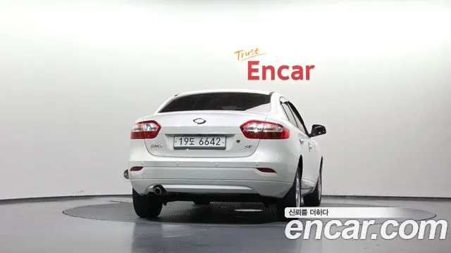 Renault-KoreaSamsung Fluence 2010 thumb 4