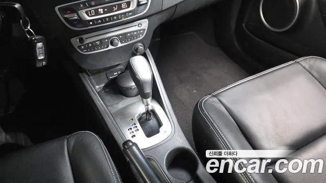 Renault-KoreaSamsung Fluence 2010 thumb 9