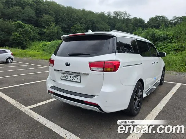 Kia Carnival 2014 thumb 3
