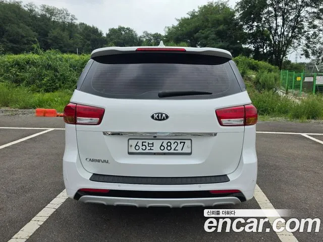 Kia Carnival 2014 thumb 4