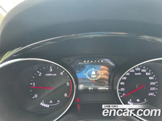Kia Carnival 2014 thumb 8