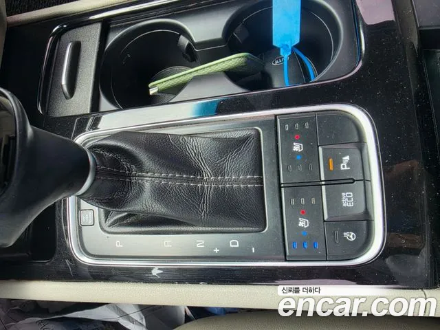 Kia Carnival 2014 thumb 9