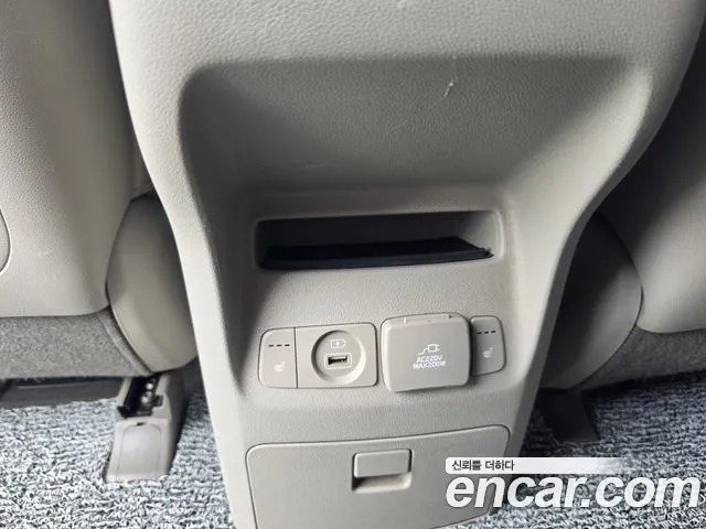 Kia Carnival 2014 thumb 10