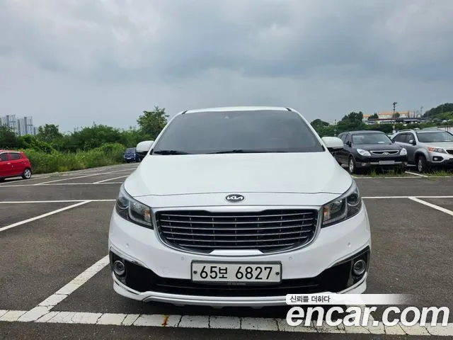 Kia Carnival 2014 thumb 11