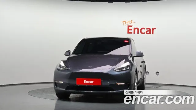 Tesla Model Y 2021 thumb 3