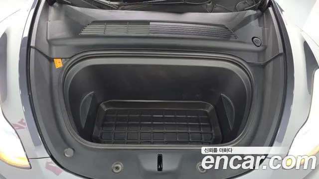 Tesla Model Y 2021 thumb 6