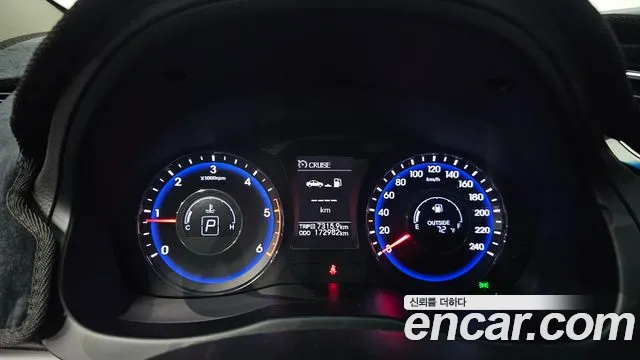 Hyundai i40 2013 thumb 8