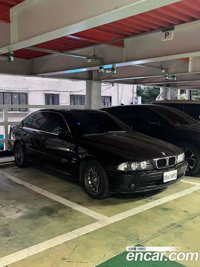 BMW 5-Series 2002 thumb 3