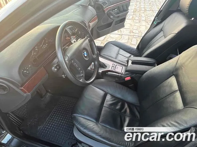 BMW 5-Series 2002 thumb 9