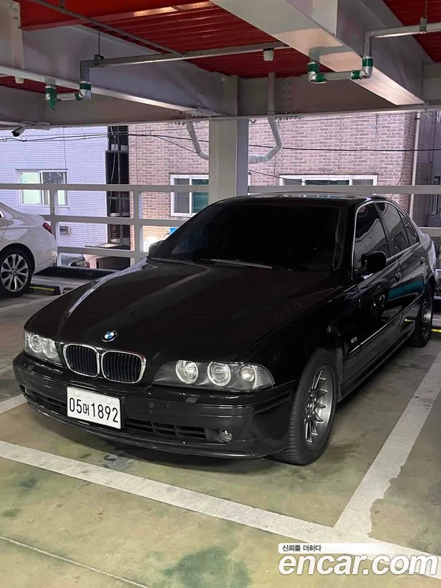 BMW 5-Series 2002 thumb 12