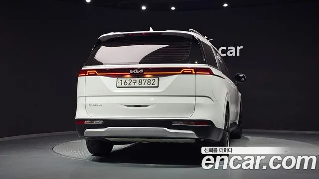 Kia Carnival 2022 thumb 4