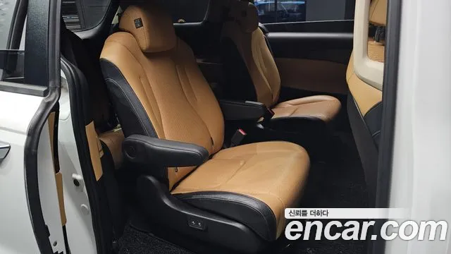 Kia Carnival 2022 thumb 11