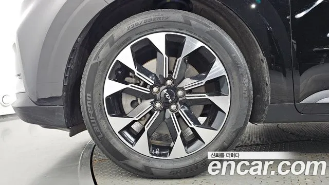 Kia Carnival 2023 thumb 5