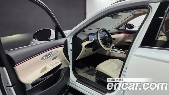 Genesis GV70 2024 thumb 10