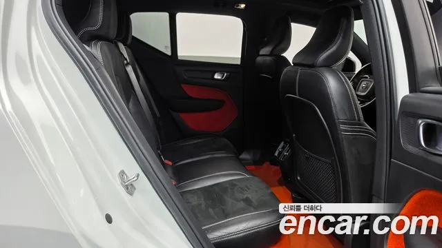 Volvo XC40 2020 thumb 11
