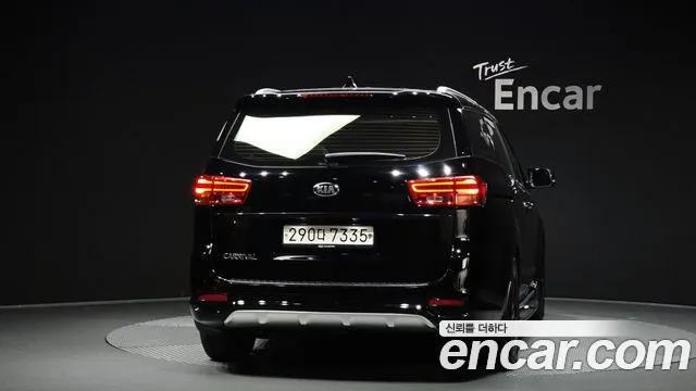 Kia Carnival 2018 thumb 4