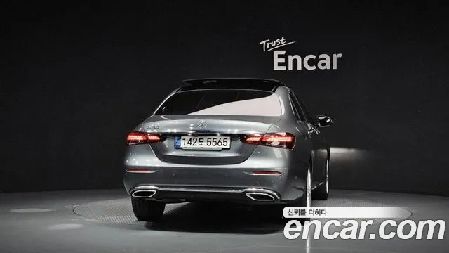 Mercedes-Benz E-Класс 2021 thumb 4