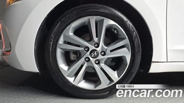 Hyundai Avante 2017 thumb 5