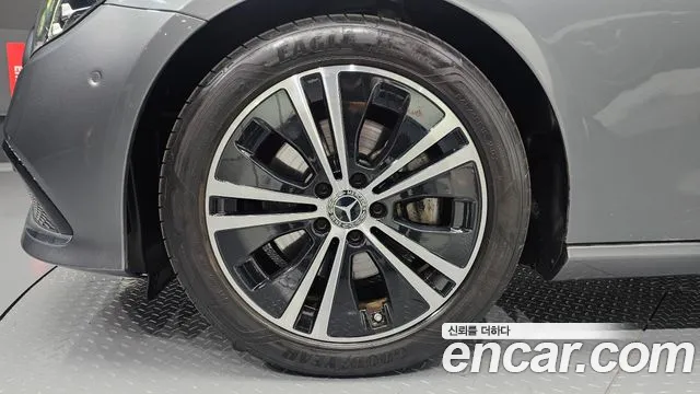 Mercedes-Benz E-Класс 2021 thumb 4