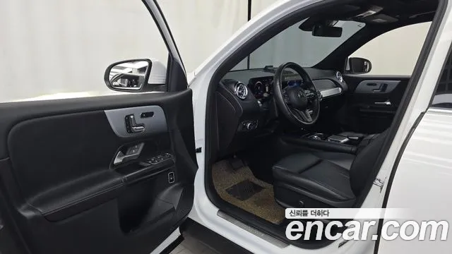 Mercedes-Benz GLB 2021 thumb 10