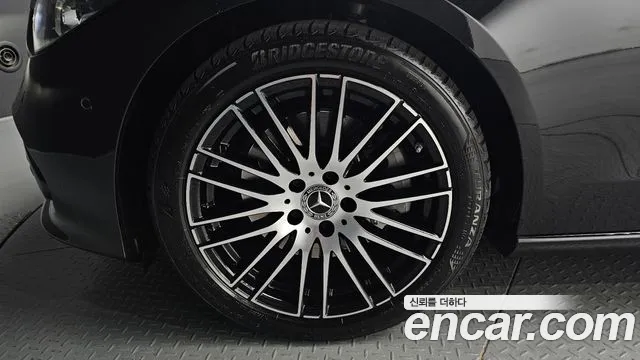 Mercedes-Benz C-Класс 2024 thumb 5