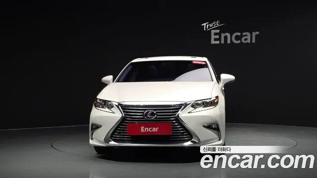 Lexus ES 2017 thumb 2