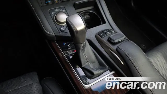 Lexus ES 2017 thumb 8