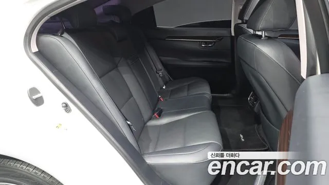 Lexus ES 2017 thumb 11