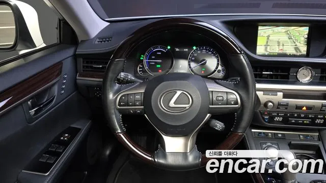 Lexus ES 2017 thumb 12