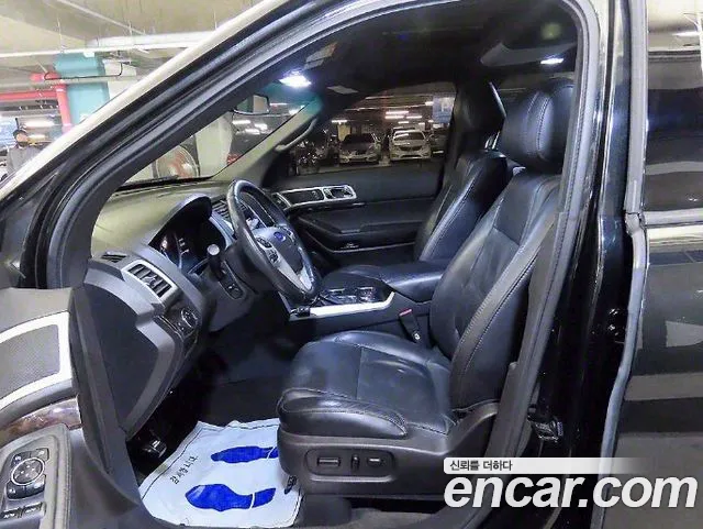 Ford Explorer 2012 thumb 6