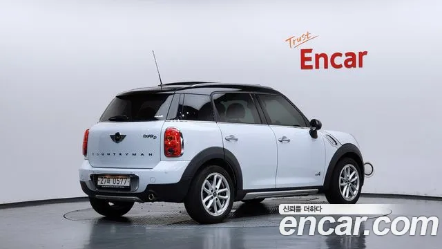 MINI Countryman 2016 thumb 2