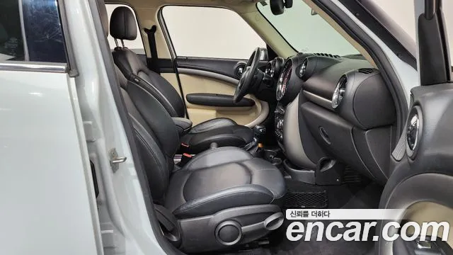 MINI Countryman 2016 thumb 11