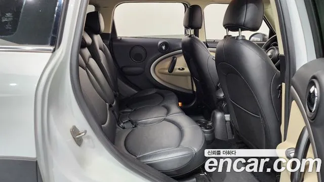 MINI Countryman 2016 thumb 12