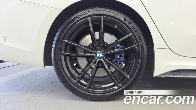 BMW 3-Series 2020 thumb 5